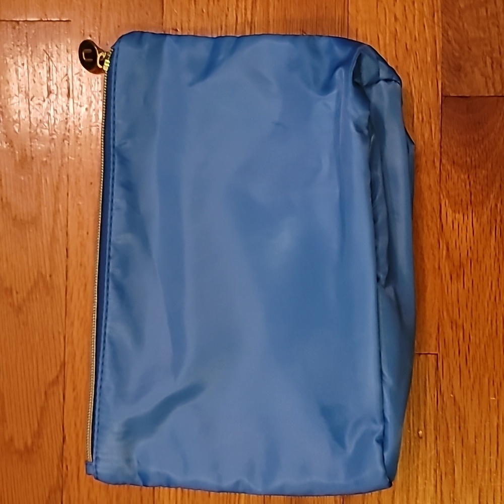 Make-Up Tote - Picture 2 of 4